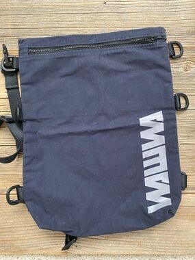 Wawwa Kartis Expandable Messenger Bag. Navy.